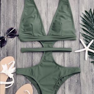 Low neck straps one piece suit